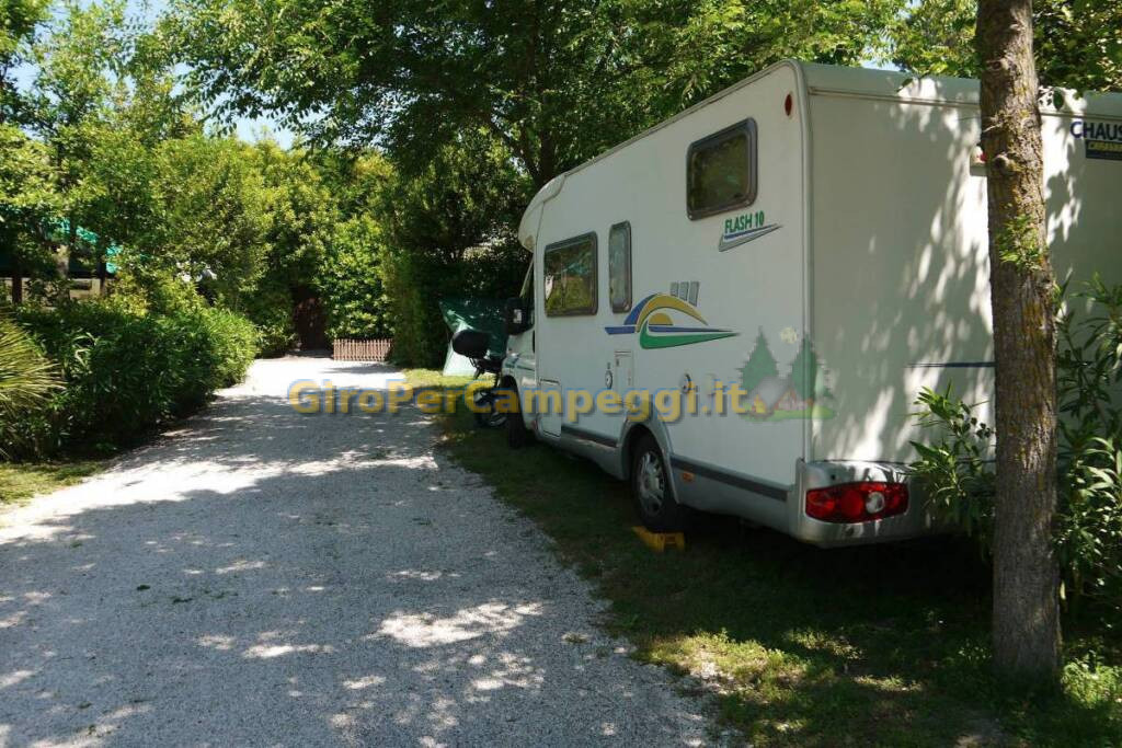 Camping Tobacco Road Sirolo (AN)