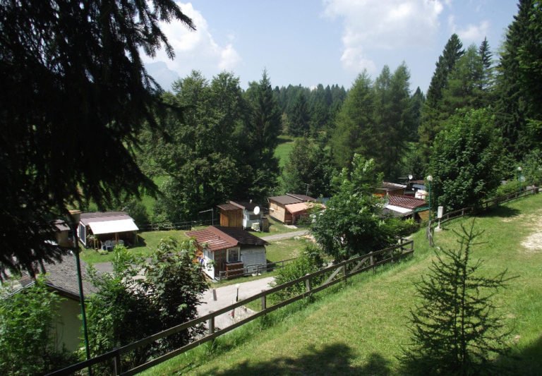 Camping Belvedere Di Lavarone Tn Giro Per Campeggi