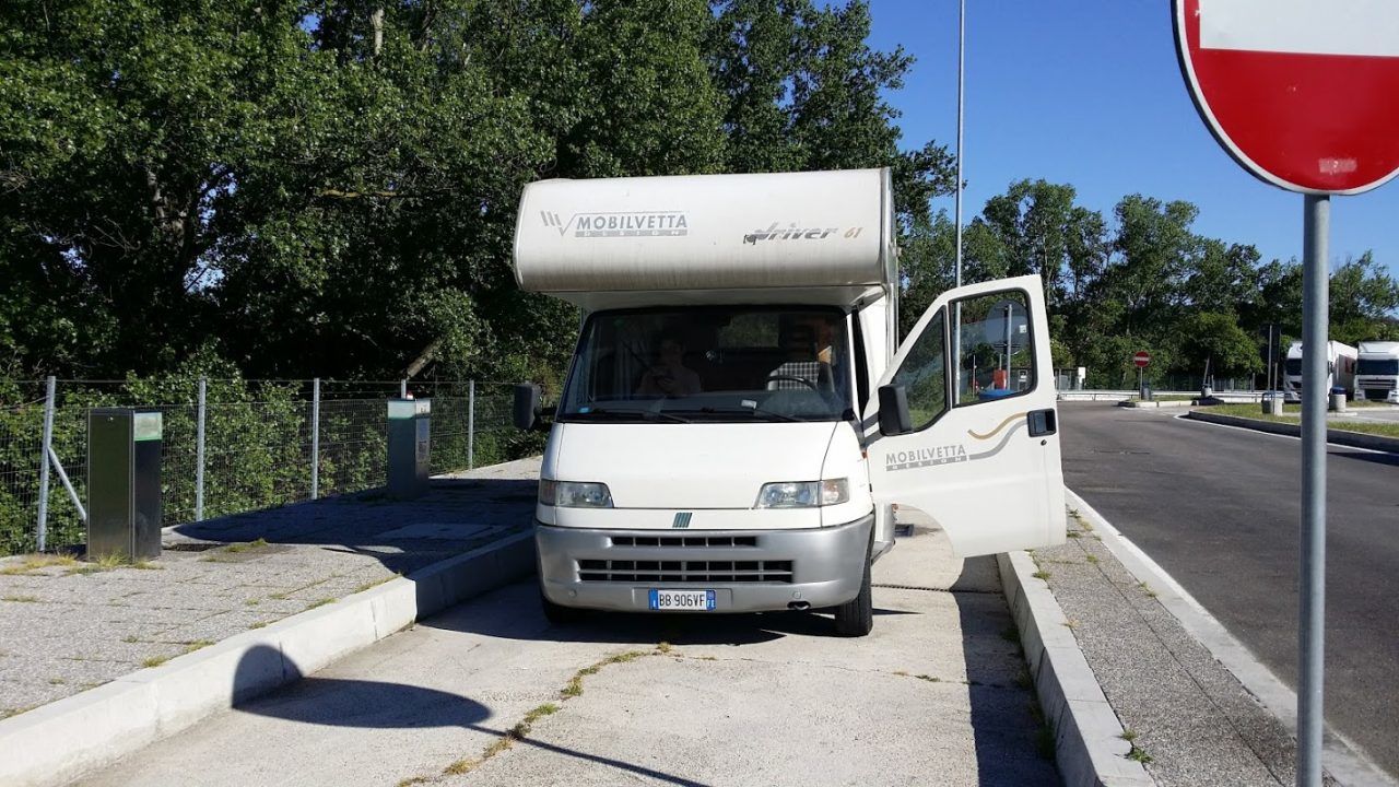 Camper Service Chienti Est (MC) - Area di Servizio Autostradale
