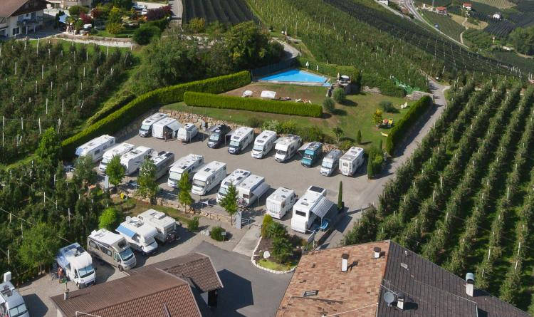 Area Attrezzata Camper Schneeburghof di Tirolo (BZ)