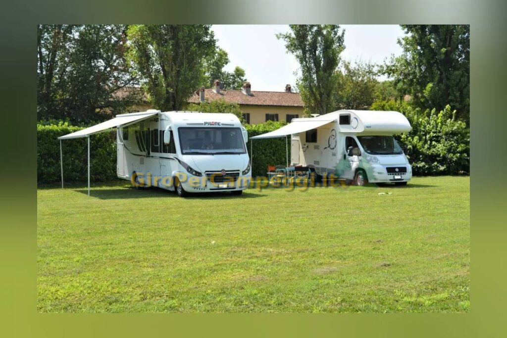 Area Sosta Camper e Glamping Cascina Riazzolo di Albairate (MI)